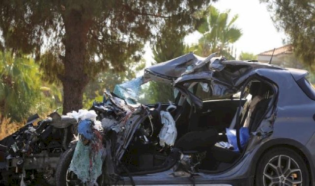 Antalya'da otoyolda geri geri giden kamyona çarpan sürücü öldü