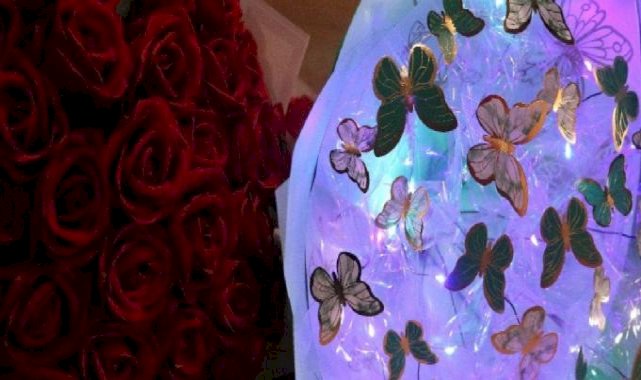 Çiçekçiler sosyal medya akımına uydu: Gül buketi yerine led ışıklı buket