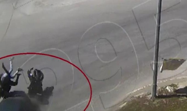 Hatay'da otomobille çarpışan motosikletli havaya uçtu