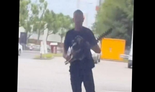 İngiltere'de testereli ırkçı saldırgan yakalandı