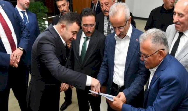 Kayseri OSB Başkanı Yalçın, Bakan Uraloğlu’na sanayicinin taleplerini içeren dosya sundu
