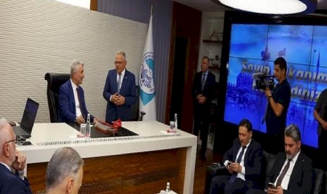 Kayseri'ye Bakan Bolat'tan övgü