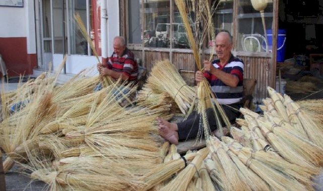 Samsun’un son süpürge ustaları teknolojiye direniyor