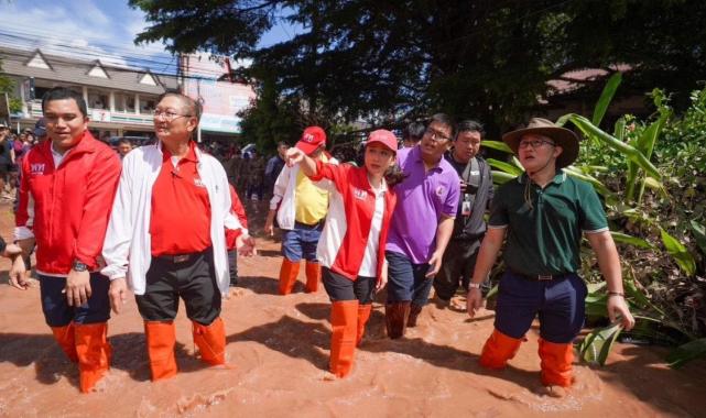 Tayland'da meydana gelen sel ve toprak kayması faciaya yol açtı