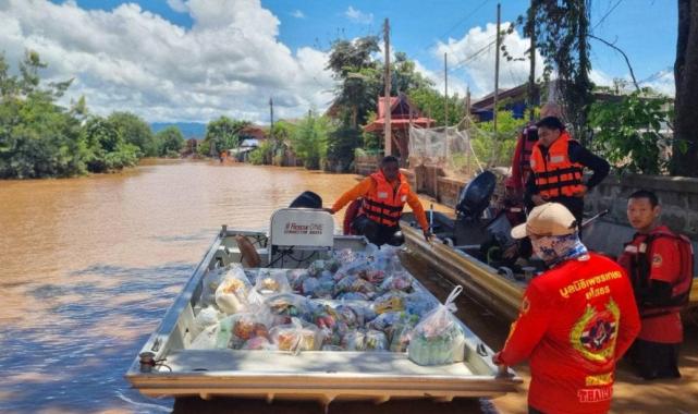 Tayland'da meydana gelen sel ve toprak kayması faciaya yol açtı
