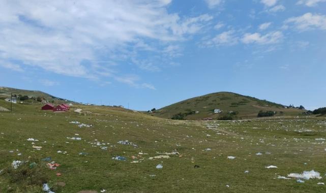 Trabzon'da şenlikten geriye çöpleri kaldı