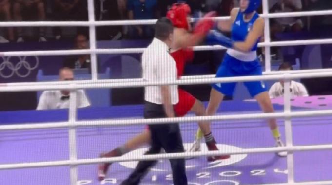 Trans boksör iddiası Paris&#039;i karıştırdı! Angela Carini, Imane Khelif ile dövüşmedi