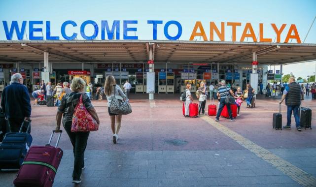 Türkiye'nin gözdesi Antalya'ya 9 milyon turist geldi
