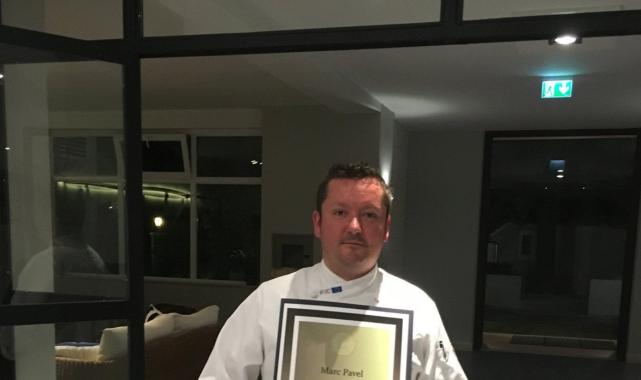 Ünlü İtalyan şefin şaşkına çeviren ölümü: Annesinin mezarına çiçek bırakırken arı soktu