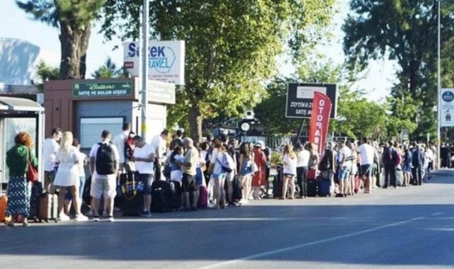 Yunan adalarındaki turizmciler mutlu: Türkler bizi kurtardı