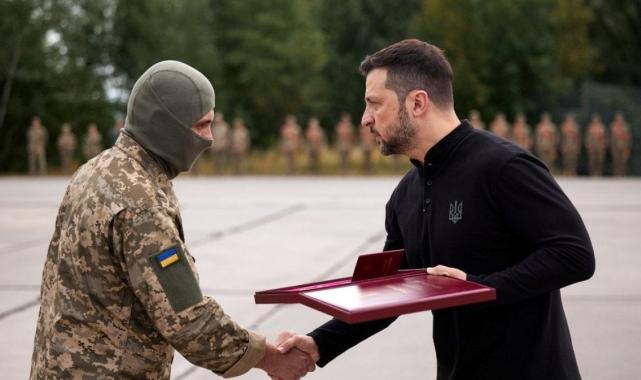 Zelenskiy duyurdu: F-16'lar Ukrayna'da