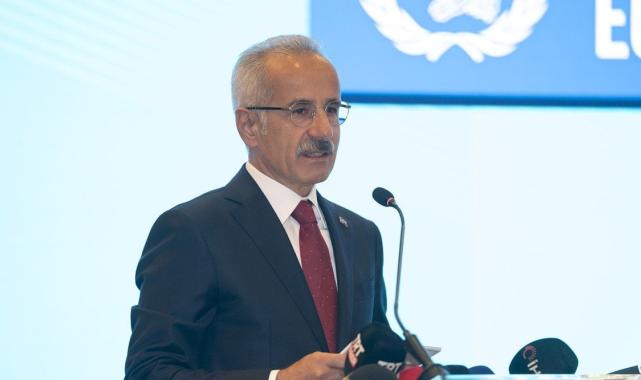 Abdulkadir Uraloğlu: PTT bir dünya markası olma yolunda ilerliyor