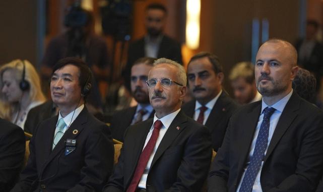 Abdulkadir Uraloğlu: PTT bir dünya markası olma yolunda ilerliyor