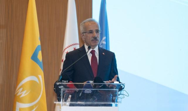 Abdulkadir Uraloğlu: PTT bir dünya markası olma yolunda ilerliyor