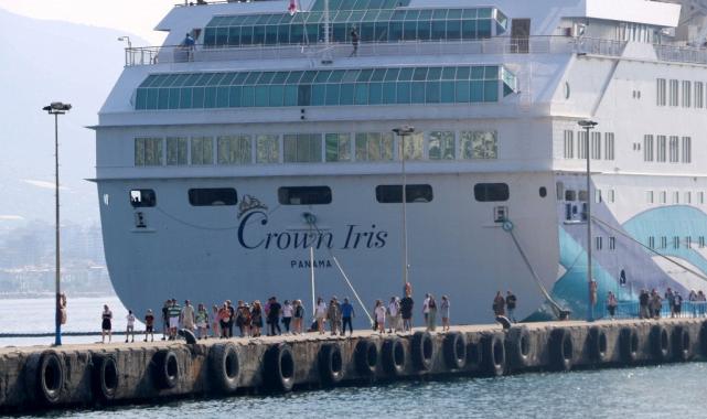Ağustosta 176 kruvaziyerler art arda yanaştı: 306 bin 100 turist