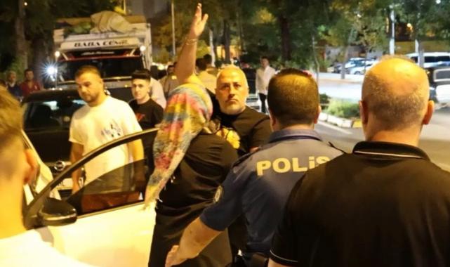 Aksaray'da polislere 'Kamu personeliyim' deyip yasal olmayan işlem teklif  etti