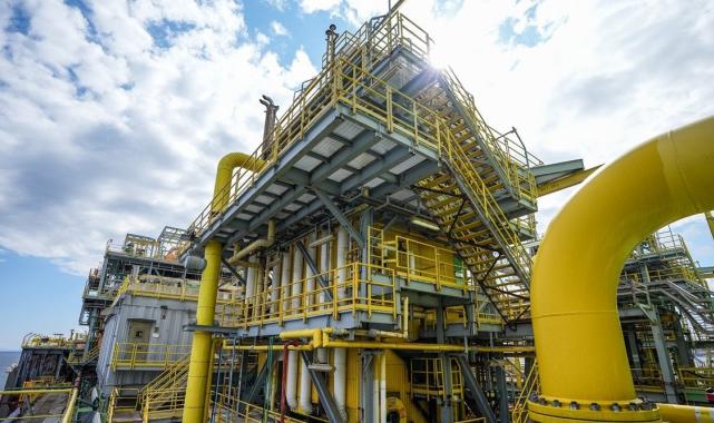 Alparslan Bayraktar: Yeni yüzer doğalgaz üretim tesisiyle, 2026'da ikinci faza geçilecek