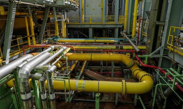 Alparslan Bayraktar: Yeni yüzer doğalgaz üretim tesisiyle, 2026'da ikinci faza geçilecek