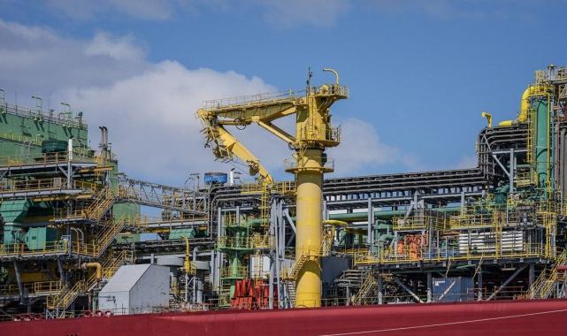 Alparslan Bayraktar: Yeni yüzer doğalgaz üretim tesisiyle, 2026'da ikinci faza geçilecek