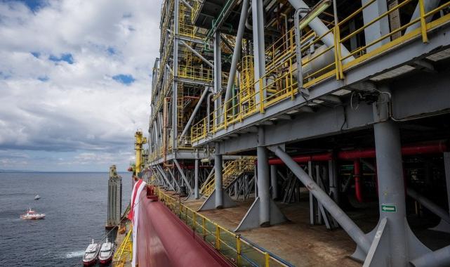 Alparslan Bayraktar: Yeni yüzer doğalgaz üretim tesisiyle, 2026'da ikinci faza geçilecek