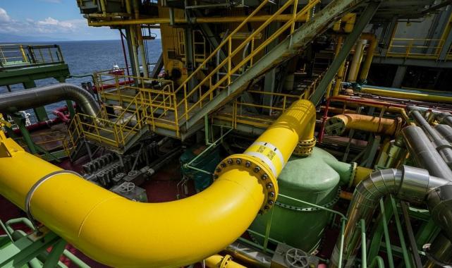 Alparslan Bayraktar: Yeni yüzer doğalgaz üretim tesisiyle, 2026'da ikinci faza geçilecek