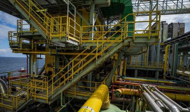 Alparslan Bayraktar: Yeni yüzer doğalgaz üretim tesisiyle, 2026'da ikinci faza geçilecek