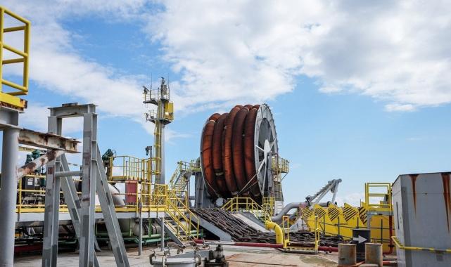 Alparslan Bayraktar: Yeni yüzer doğalgaz üretim tesisiyle, 2026'da ikinci faza geçilecek