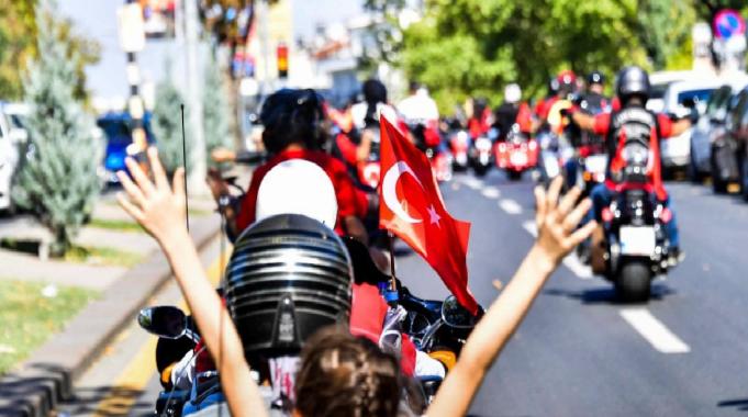 Ankara'da motosiklet severlerden gazilere jest