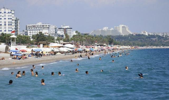 Antalya turist sayısında 17 milyon hedefini aşacak