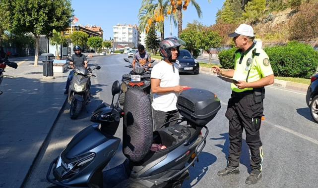 Antalya'da ehliyetsiz yakalanan sürücü 'sistemi' suçladı