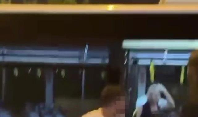 Antalya'da otobüste kadınlara laf attı: Tepki gösterilince bıçak çekti