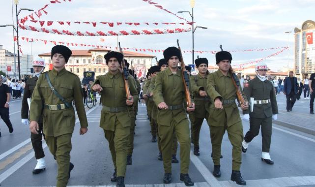 Atatürk'ün Sivas'a gelişi canlandırıldı