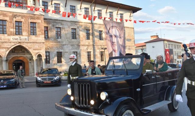 Atatürk'ün Sivas'a gelişi canlandırıldı