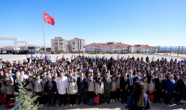 Bakan Tekin'den Adıyaman'da eğitime toplu temel