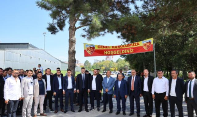 Başkan Büyükkılıç Kayserispor’un Olağanüstü Genel Kurulu’na katıldı