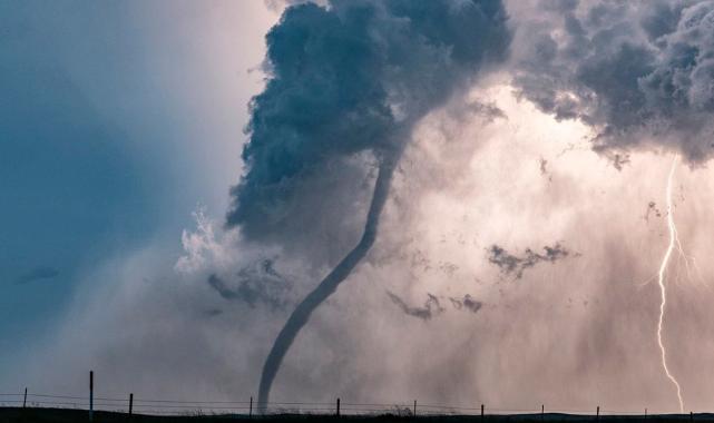 Bilim insanları uyardı: Nüfusun yüzde 70'i 20 yıl içinde vahşi hava olaylarına tanıklık edecek