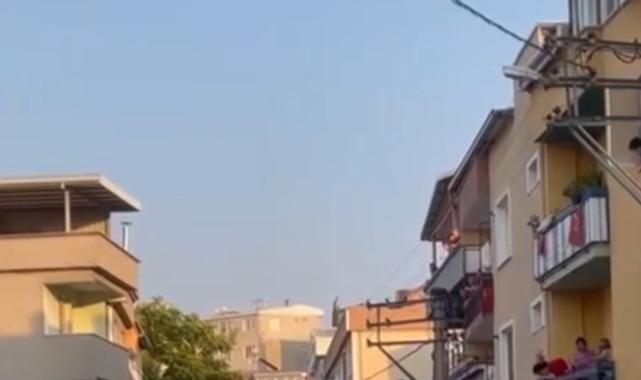 Bursa'da sokak ortasında husumetlisini bıçakladı