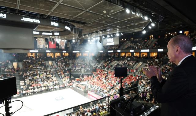 Cumhurbaşkanı Erdoğan, BGM açılışında potaya basket attı