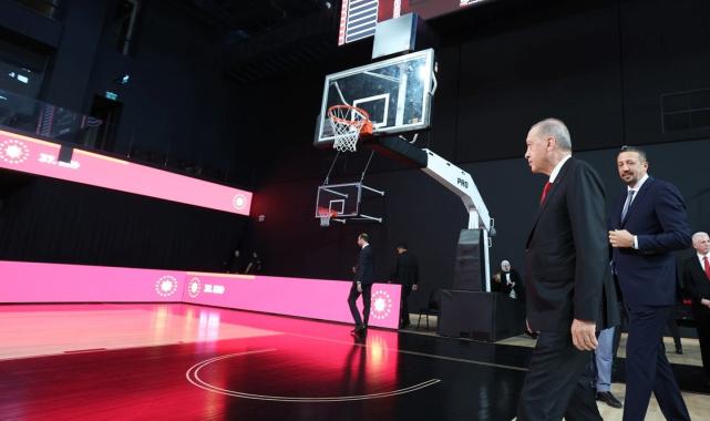 Cumhurbaşkanı Erdoğan, BGM açılışında potaya basket attı
