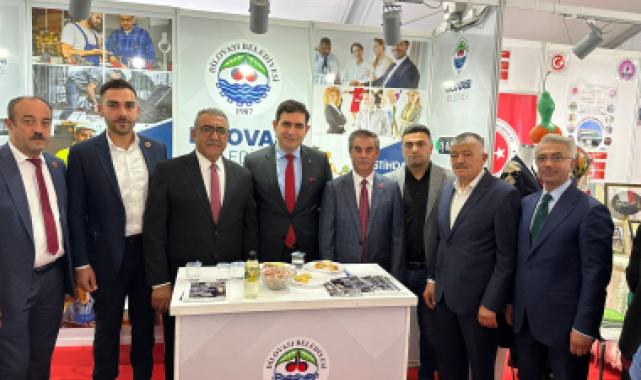 Dilovası Belediyesi istihdam standına yoğun ilgi