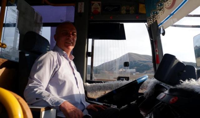 Erzurum'da otobüste fenalaşan kadını sürücü hastaneye yetiştirdi