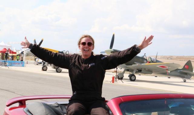 Eskişehir'deki hava şenliği: Akrobasi gösterisi ilgiyle takip edildi