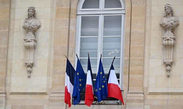 Fransa'da yeni hükümet kuruldu