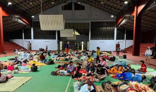 Güney Asya sular altında kaldı: En az 285 ölü