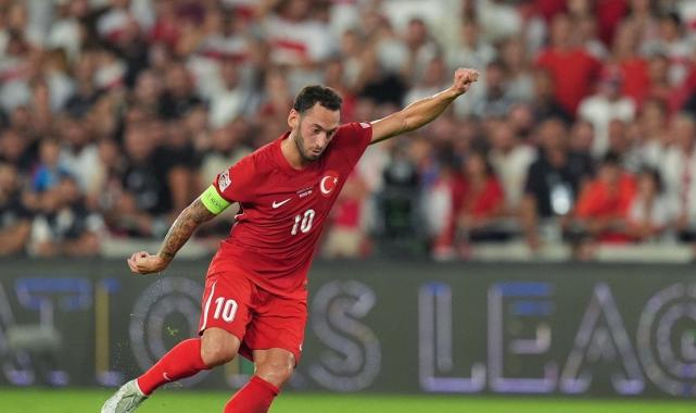 Hakan Çalhanoğlu: Montella'nın sistemine saygı duyulmalı