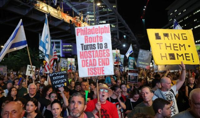 İsrail'de yaklaşık 500 bin kişiden Netanyahu'ya ateşkes çağrısı