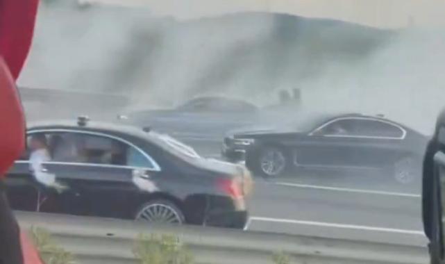 İstanbul trafiğinde çakarlı gelin arabası görüldü