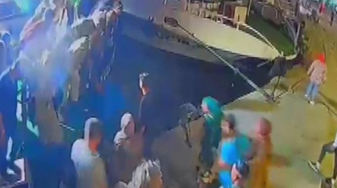 İstanbul'da anne ve çocuk tur teknesinden denize düştü