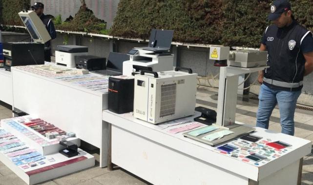 İstanbul'da sahte pasaport hazırlayan şebekeye operasyon: 15 gözaltı