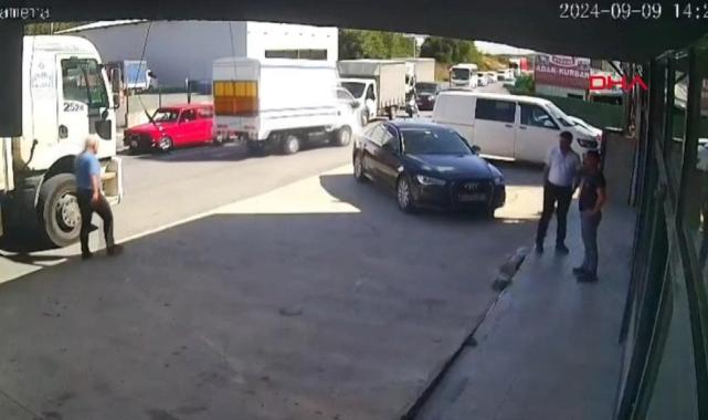 İstanbul'da tamir etmek için girdiği tırın altında can verdi